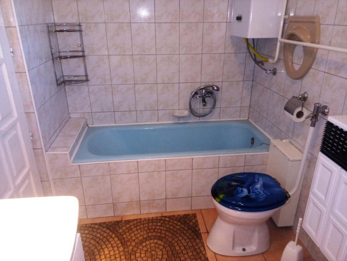 Szivarvany Apartman Дьюла Екстер'єр фото
